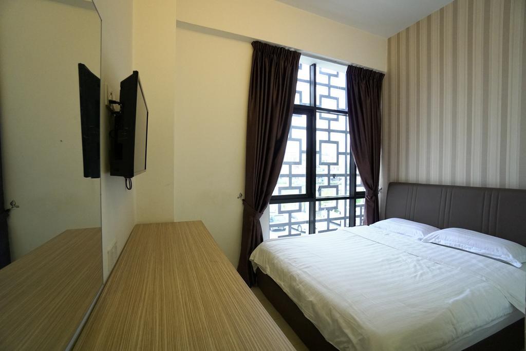 Crystal Garden Hotel - Seri Kembangan Exterior foto